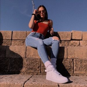 Meet your Posher, Mia